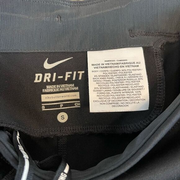Nike Dri Fit Crop Leggings in Black | SZ S - Picture 6 of 6